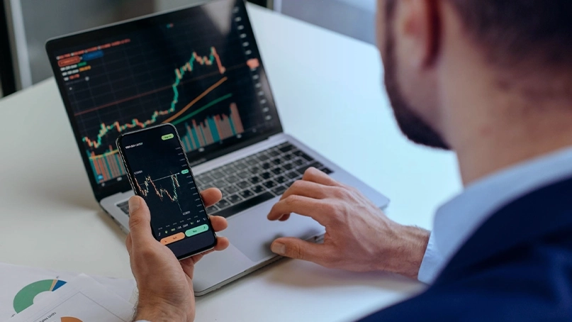 RavelixInvest KI-Handelsdashboard